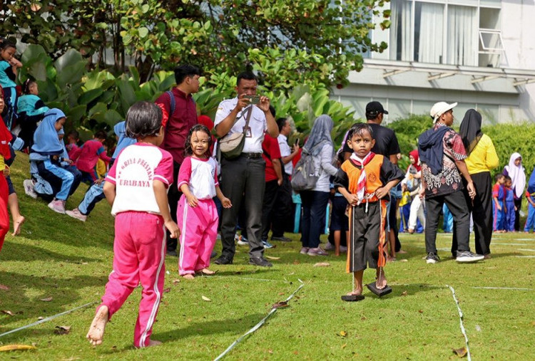 Festival Anak Indonesia Hebat Hidupkan Kembali Permainan Tradisional di Surabaya