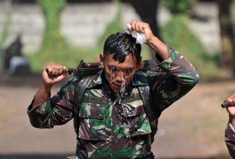 Atlet Pembinaan Satuan ( Binsat ) Brigif 2 Marinir memenangi  lomba Cross Country di Kesatrian Marinir Sutedi Senaputra, Karangpilang, Surabaya,  29 Oktober 2024 . Perlombaan  Binsat Tingkat Korps Marinir 2024 ini merupakan ajang lomba di jajaran Korps Marinir .  Binsat merupakan tolok ukur Satuan berhasil atau tidaknya dalam membina prajuritnya , Terlebih  dicerminkan pada lomba Cross Country yang selain membutuhkan kekuatan mental dan fisik, juga harus memiliki kerjasama tim atau Satuan dalam perlombaan. Pada pertandingan tersebut Yonif 3 Marinir bagian dari Brigif 2 Marinir Surabaya  meraih juara 1 (Satu) dengan catatan Waktu terbaik 45 Menit 32,855 Detik, juara 2 (Dua) diraih oleh Yonif 10 Marinir dengan waktu 46 Menit 39,655 Detik dan juara 3 (Tiga) diraih oleh Yontaifib 2 Marinir dengan waktu 47 Menit 12,295 Detik. Foto : Koptu Mar Moch Ainul Yakin 