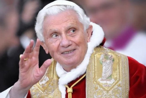 Paus Emeritus Benekditus XVI Wafat, Menag Yaqut Sampaikan Duka Cita