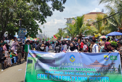 Karnaval, Ribuan Santri dari Ratusan Ponpes Rayakan HSN 2022