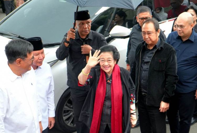 Megawati Soekarnoputri dan Kader PDIP Ziarah ke Makam Bung Karno, Istana Gebang Siap Diresmikan