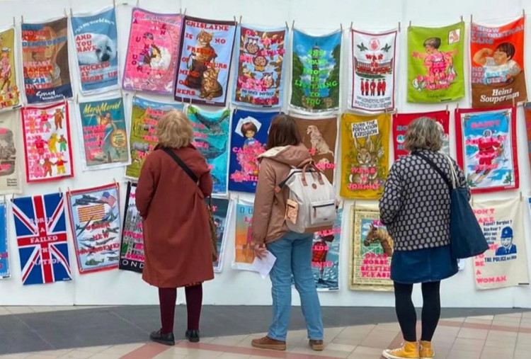 206 Karya Seniman Tekstil Hilang di Pengiriman, Pameran di Festival Seni Inggris Terancam Batal