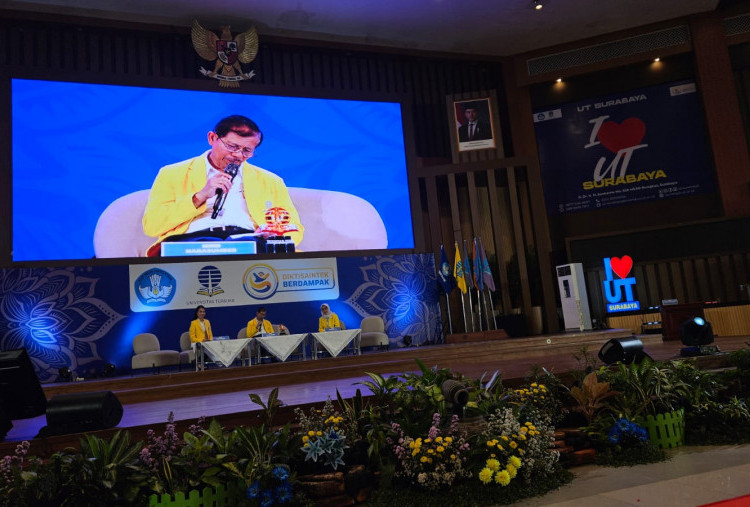 Di Depan Mahasiswa UT Surabaya, Hadi Wardoyo Ingatkan Pentingnya Kejujuran sebagai Pondasi Kesuksesan