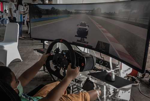 Game simulator race juga tersedia untuk para konsumen di acara Joyfest BMW Astra Driving Experience 2022.