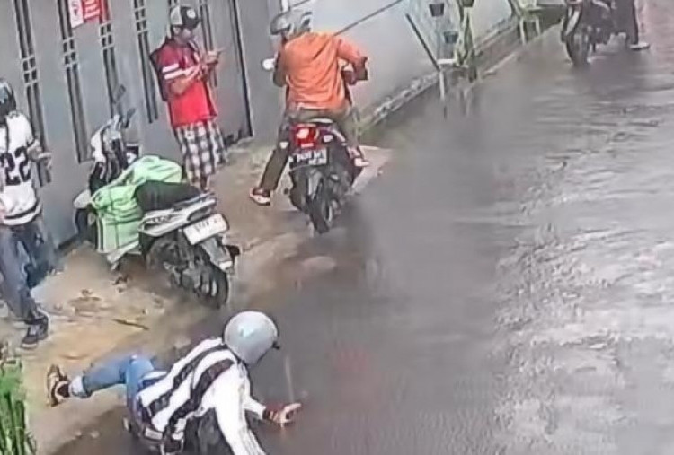 Lagi Neduh, Kurir JNE Dibegal 4 Orang di Bandung: 2 Pelaku Tertangkap