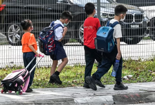 Antisipasi Suhu Panas di Seluruh Negeri, Siswa Malaysia Pakai Baju Olahraga