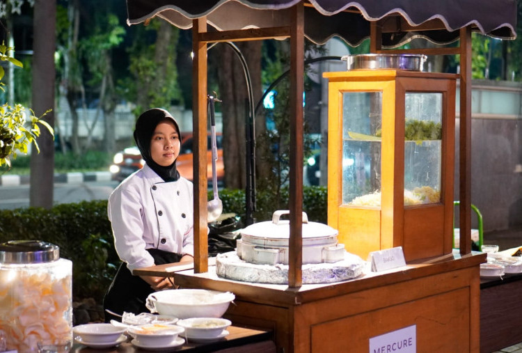 Pasar Malam Darmo di Mercure Surabaya Grand Mirama, Menikmati Cita Rasa Jalanan di Jantung Surabaya