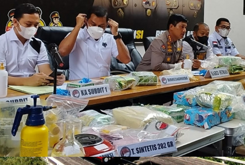 Jaringan Narkoba Malaysia Indonesia Dibongkar, Edarkan di Jakarta Menggunakan Mobil Mewah