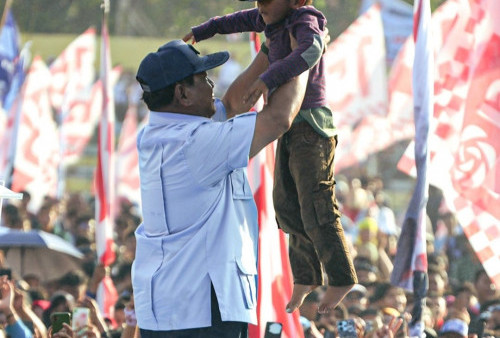 Kampanye di Sumut, Prabowo-Gibran Tegaskan Tak Ragu Lanjutkan Program Jokowi
