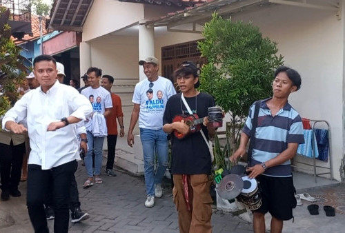 Meriah! Musisi Jalanan Dampingi Faldo-Fadhlin Saat Blusukan di Kampung Ketapang Tangerang 