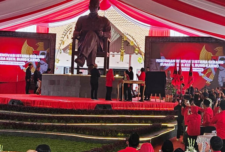 Resmikan Patung Bung Karno Membaca Buku, Megawati Soekarnoputri Ajak Generasi Muda Cintai Ilmu Pengetahuan 