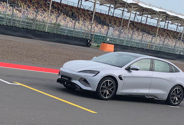 Dugaan BYD Seal Akbar Faisal Pernah Tabrak Beredar, BYD Indonesia: Akan Berkomunikasi dengan Seluruh Pihak