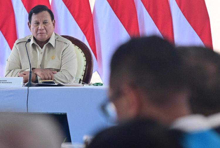 Prabowo Jawab Kritikan Menteri yang Kunjungi Lokasi Bencana: Untuk Tahu Masalah Bukan Sekadar Melihat