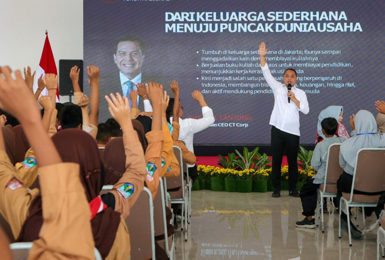 Hadiri MPLS SRT 2 Surabaya, Eri Cahyadi Dorong Ratusan Pelajar Jadi Pemimpin Berkarakter