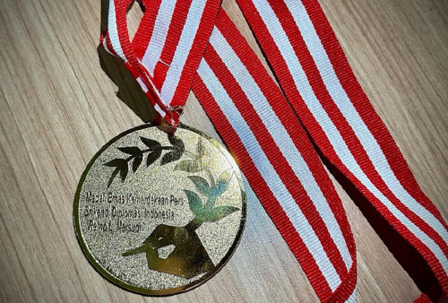 Bak Srikandi Diplomasi, Menlu Retno Bawa Pulang Medali Emas Hari Pers Nasional dari PWI
