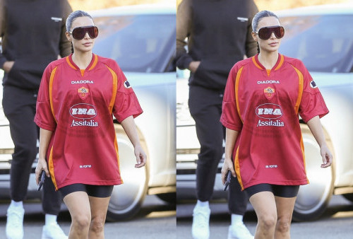 Wow! Kim Kardashian Pakai Jersey Klasik AS Roma Bikin Geger