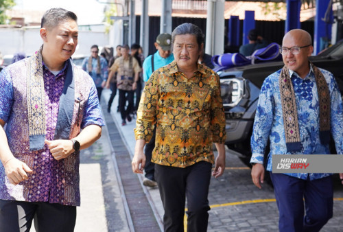 Pengunjung dealer dapat mengeksplorasi mobil-mobil Ford dengan leluasa, sekaligus memperoleh informasi komplet mengenai teknologi dan penawaran penjualan yang menarik. Dalam rangka peresmian Ford DAS Bali, pemilik mobil Ford di Bali juga akan mendapatkan pemeriksaan kendaraan secara gratis dan voucher senilai Rp 300.000 untuk pembelian spare parts Ford, serta potongan biaya jasa sebesar 20%.