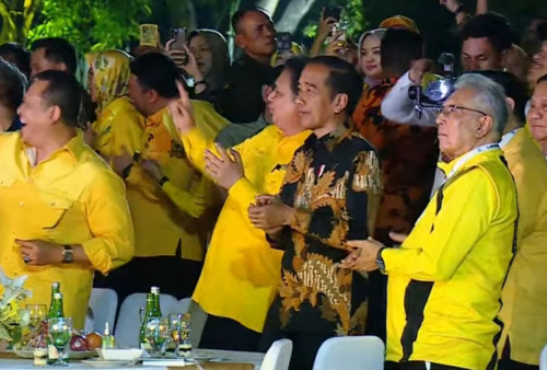 Dewa 19 Hibur HUT Golkar Hingga Jokowi dan Prabowo Ikut Nyanyi 'Separuh Nafasku'
