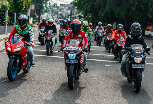 Guyub! Ratusan Anggota Klub Honda CBR Lakukan Touring Dalam Kota