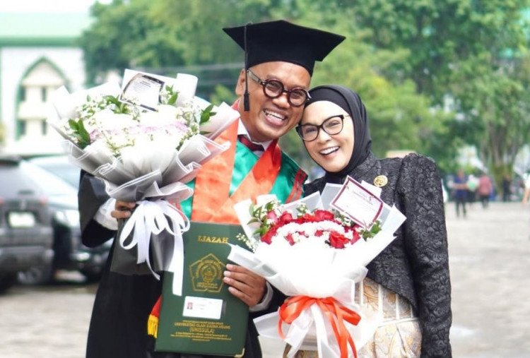 Uya Kuya Curhat Peristiwa Penjarahan Rumahnya Lewat Tesis, Sabet Gelar Magister Unissula