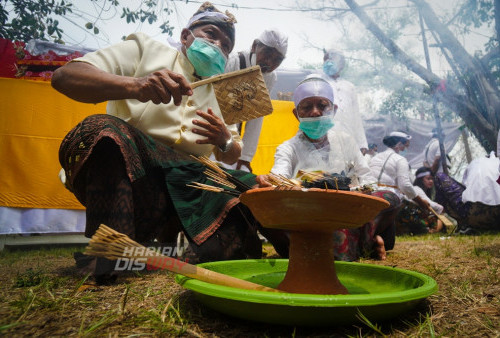 Upacara Ngaben merupakan upacara yang dilakukan dengan ritual pembakaran jenazah/kremasi yang termuat dalam upacara Pitra yadnya Umat Hindu.