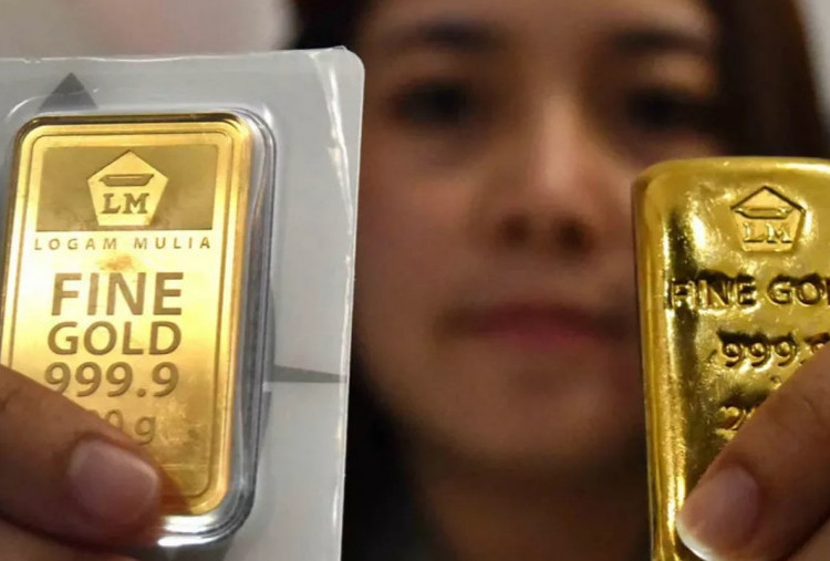 Harga Emas Turun, Sebagian Warga Pilih Jual, Lainnya Menunggu