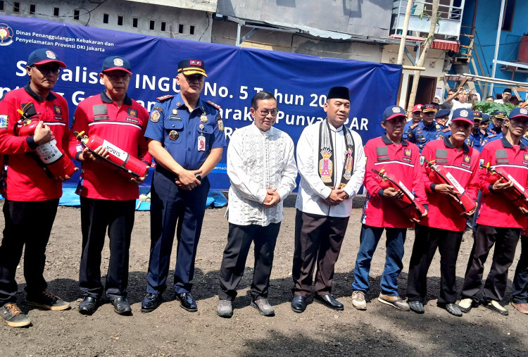 Cegah Kebakaran, Pramono Minta Damkar Sediakan 2 APAR Setiap RT di Jakarta