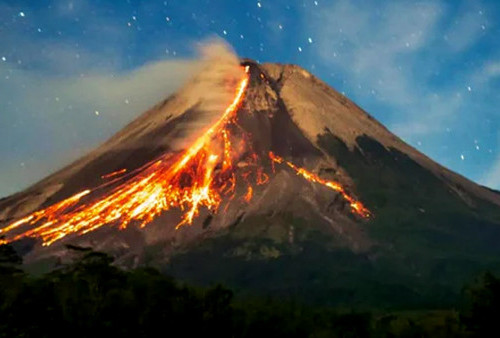 Dua Hari Gunung Merapi Luncurkan Lebih dari Seratus Kali Lava Pijar, Status Level III