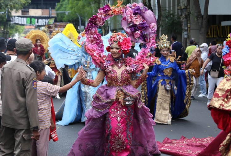 Parade SFF 2026 Sedot Ribuan Pengunjung di Jalan Tunjungan