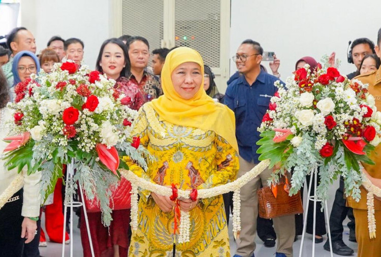 Khofifah Resmikan Line 4 Satoria Farma Pasuruan, Perkuat Pasokan Infus RS di Jatim