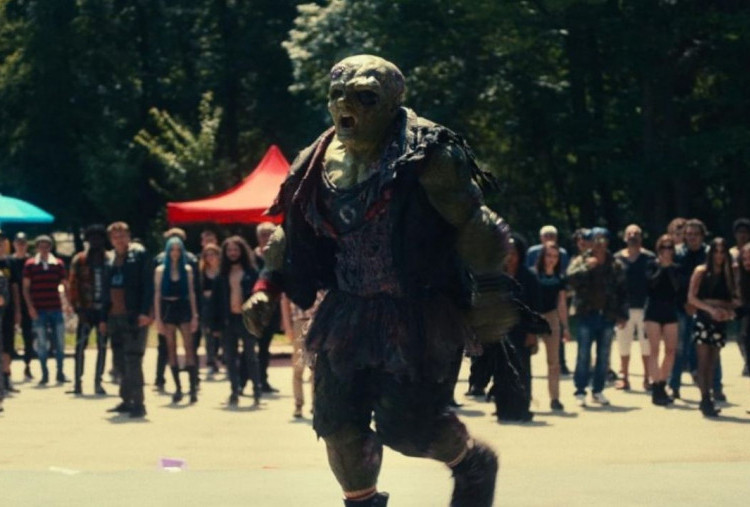 5 Fakta Seru Film The Toxic Avenger, Sempat Sulit Tayang Saking Sadisnya