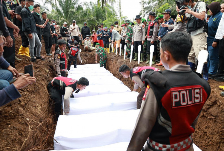 Sedih, 10 Jenazah Korban Bencana Sumbar Tak Teridentifikasi, Dimakamkan Massal