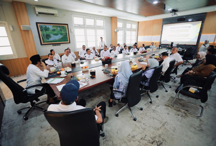 Tinjau Calon Lokasi Sekolah Rakyat di Curug, Gus Ipul Lihat Potensi Rintisan hingga Permanen