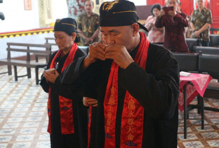 Upacara Lik Yen, Parakin Kukuhkan 10 Rohaniwan Konghucu di Hari Genta Rohani