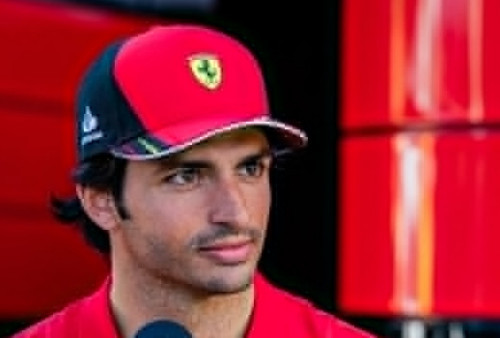 Ferrari Kontrak Carlos Sainz Hingga 2024