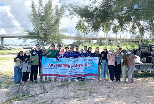 Maritim Muda Babel Gelar Aksi Bersih Pantai Ke-2 di Pantai Koala Air Anyir Jembatan Emas