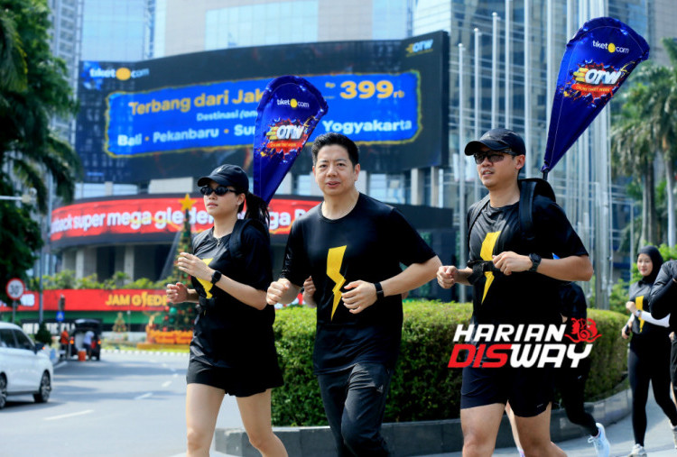 OTW 2026 berlangsung pada 26 Oktober–4 November 2026 dengan menghadirkan Promo Harga Gledek Teristimewa berupa diskon hingga 75 persen dan cashback Super Mega Gledek hingga Rp 5 juta untuk berbagai kebutuhan perjalanan. (Foto: tiket.com)