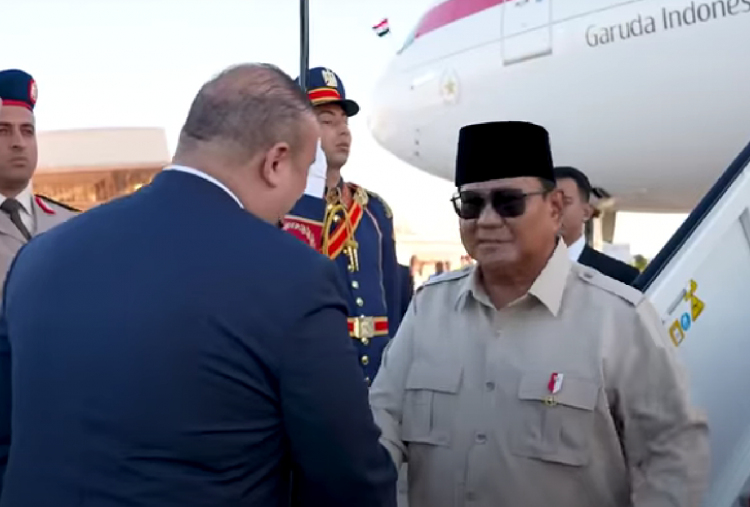 Perkuat Diplomasi Perdamaian, Presiden Prabowo Tiba di Mesir untuk KTT Sharm El-Sheikh