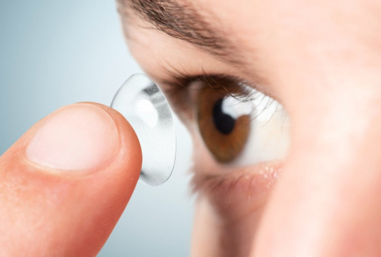 6 Jenis Lensa Kontak untuk Pemula dan Faktor Penting Sebelum Membelinya