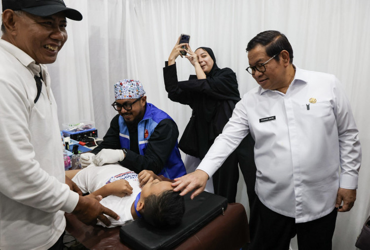 Gelar Khitanan Massal Lebih dari 2.000 Anak, Pemprov DKI Pecahkan Rekor MURI