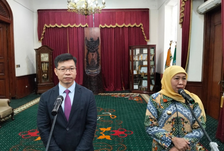 Khofifah dan Konjen Tiongkok Bahas Kerja Sama Industri Perkapalan di Jatim