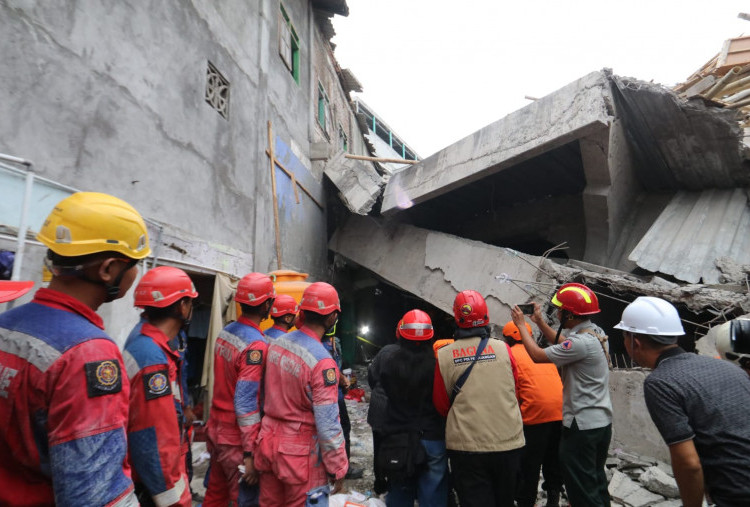 Enam Korban Hanya Mampu Minum, Satu Korban Bisa Makan Roti