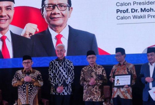 Ganjar-Mahfud Anggota Kehormatan Muhammadiyah, Anies Pamer Capaian Jakarta