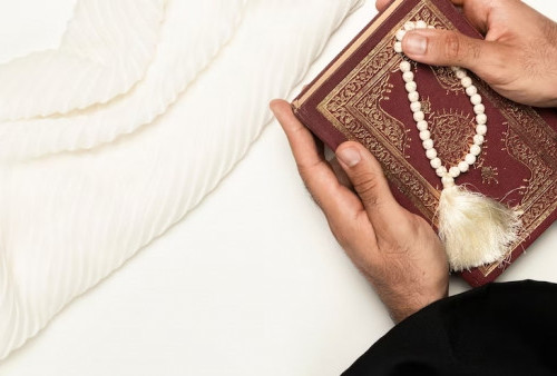 5 Keutamaan Membaca Al-Qur'an di Bulan Ramadan