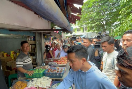 Gibran Blusukan ke Pasar Rumput di Jaksel, Pedagang Minta Harga Beras Turun