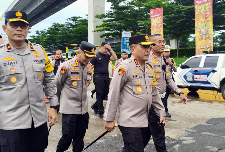 Tinjau Pengamanan Mudik, Kapolda Metro Jaya: Arus Lalin Terpantau Lancar