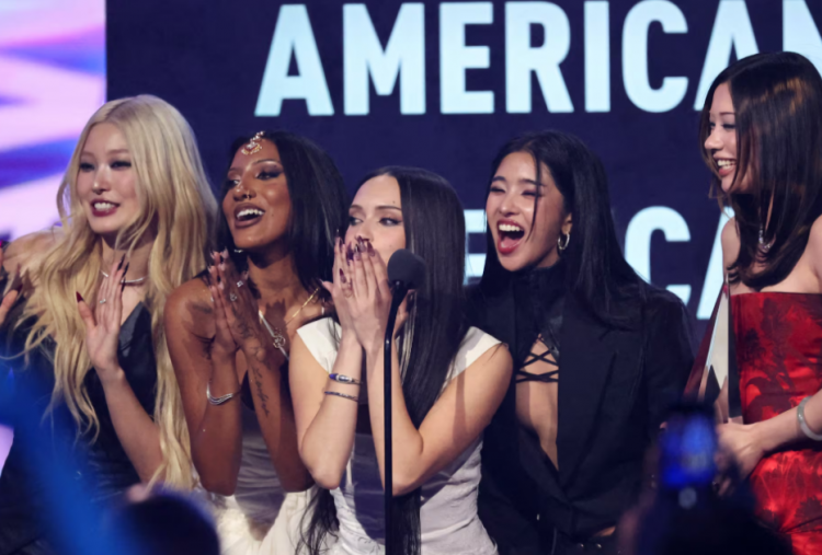 KATSEYE Rebut 3 Trofi di AMAs 2026, Sophia Berterima Kasih pada BTS