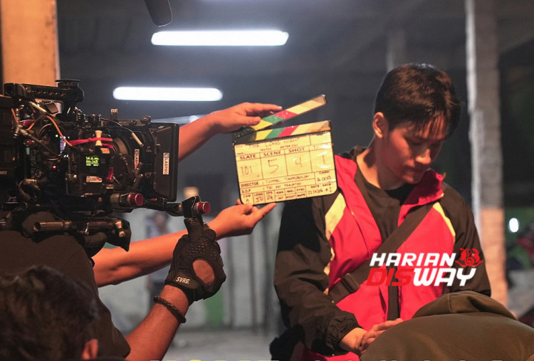 Peran tersebut menuntut Azka menjalani persiapan fisik, koreografi laga, pendalaman karakter, dan kesiapan emosional selama sekitar satu tahun. Film berdurasi 18 menit ini turut dibintangi Verdi Solaiman dan Millo Taslim, dengan Annisa Adjam dan Pramudya Andika sebagai produser. Foto: Aftersun Creative