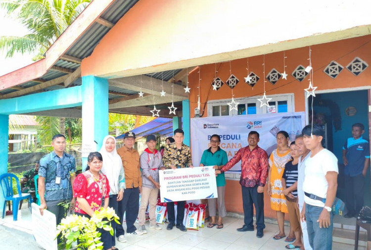 BRI Peduli Salurkan Bantuan Tanggap Darurat Gempa di Poso, Bantu Warga Terdampak di Desa Masani