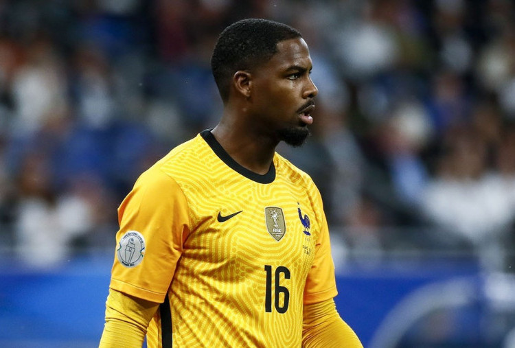 Mike Maignan Tolak Juventus Demi AC Milan, Tak Tergoda Duit Besar!